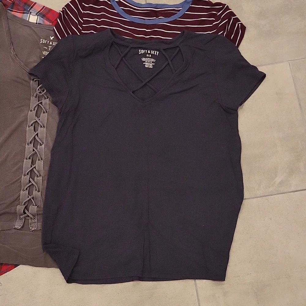 Bundle of American Eagle teen-girl clothes - Picture 9 of 12